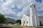 Observando a igreja de Santa Ana, cidade histórica na península de Paraguaná, ponto mais ao norte da Venezuela